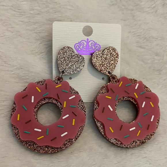 Jewelry - Pink glazed with sprinkles glitter donut 🍩 earrings